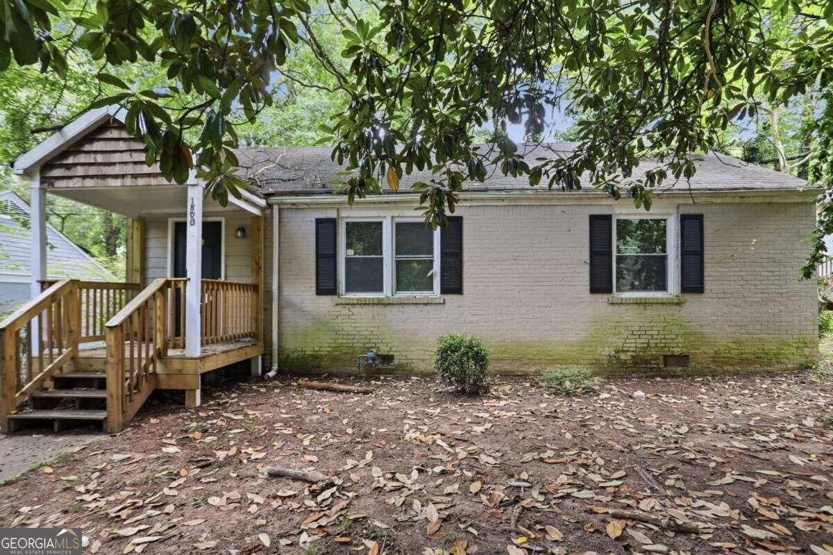 1800 Oakmont Drive Nw Property Photo 1