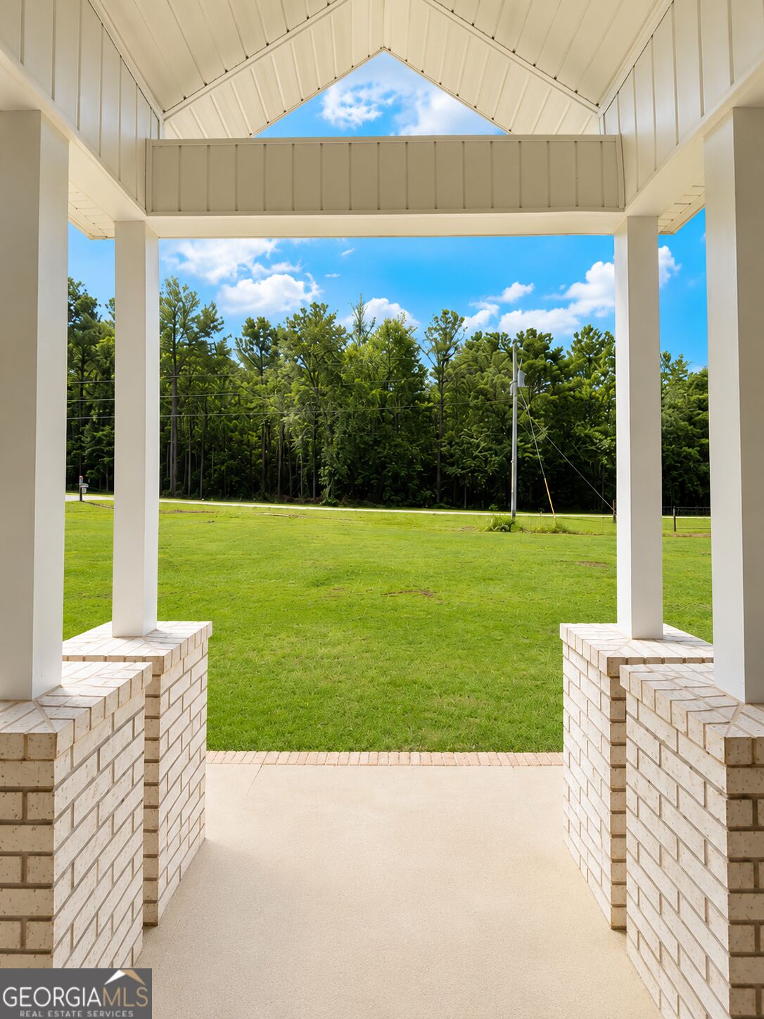 100 Spring Trail Property Photo 4