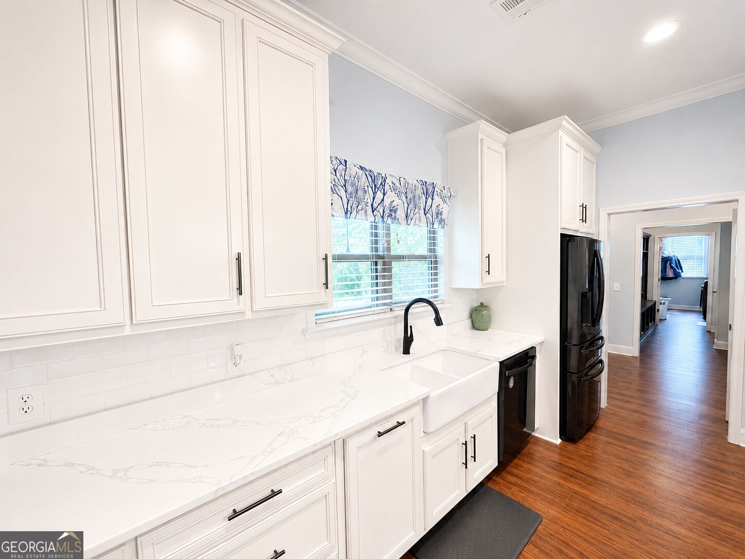 100 Spring Trail Property Photo 13