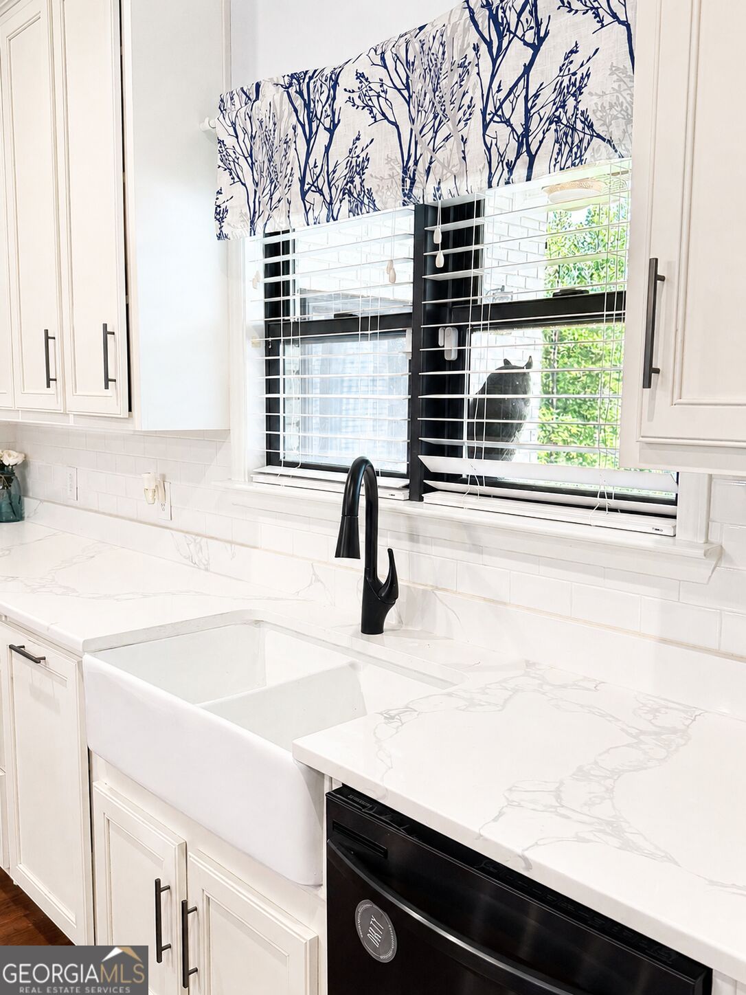 100 Spring Trail Property Photo 14