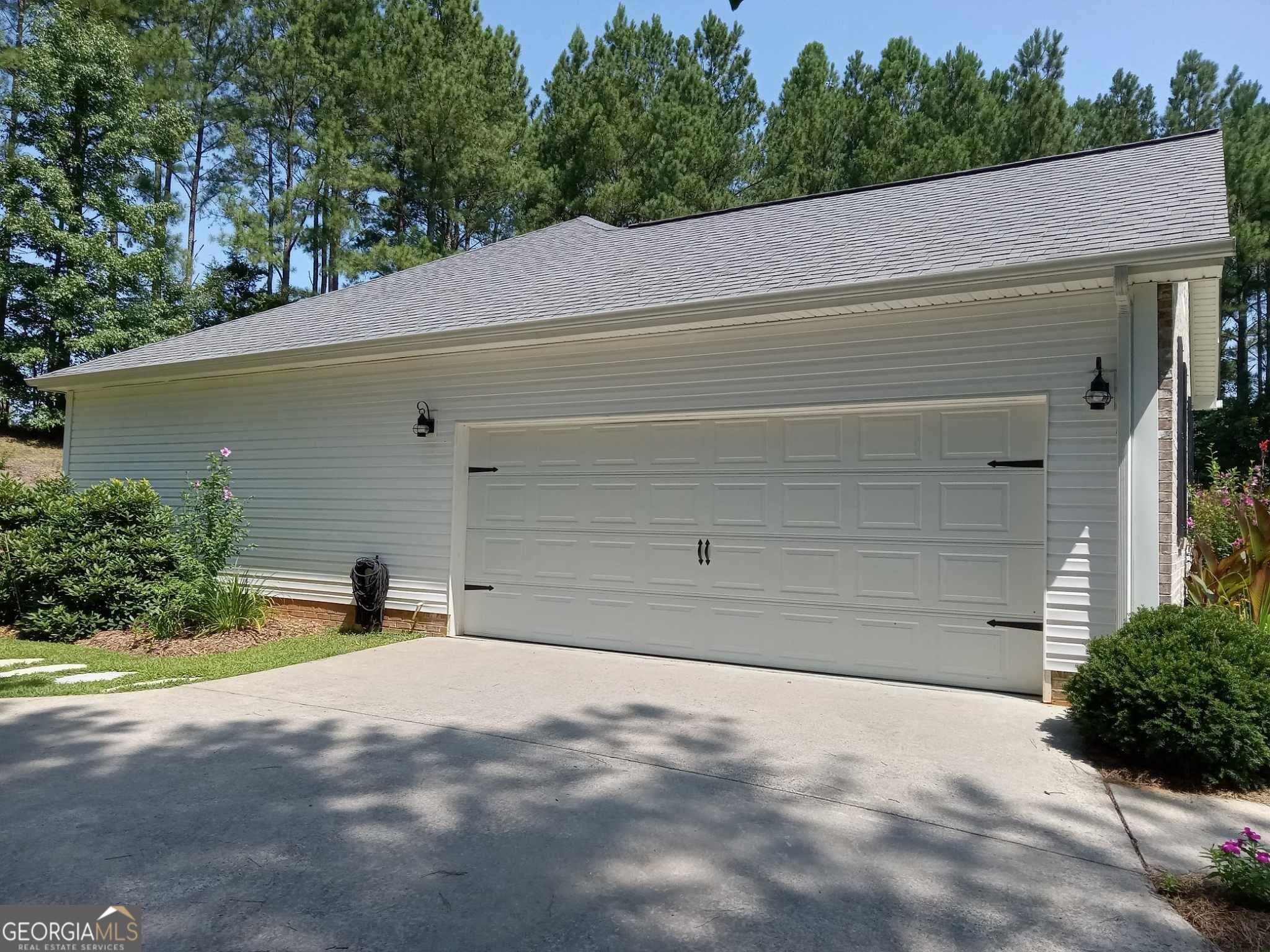 455 Bell Loop Property Photo 2