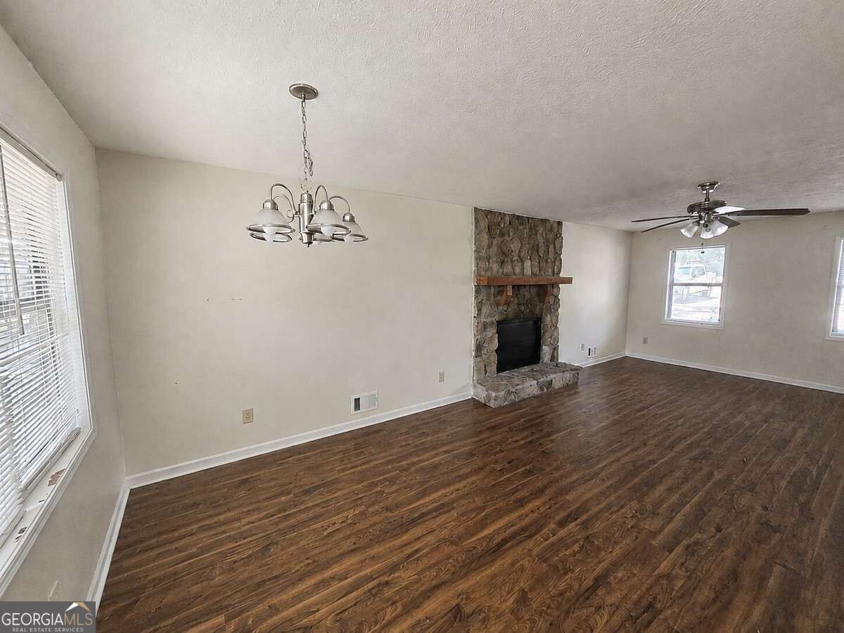 1143 Church Street Se Property Photo 3