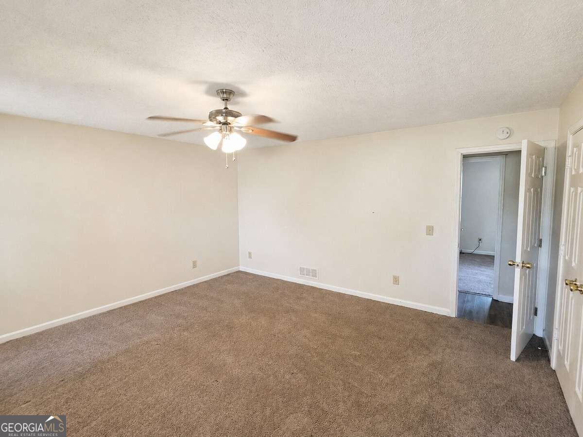 1143 Church Street Se Property Photo 10