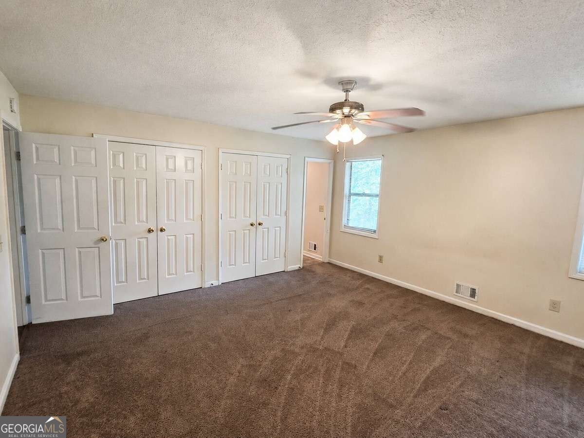 1143 Church Street Se Property Photo 11