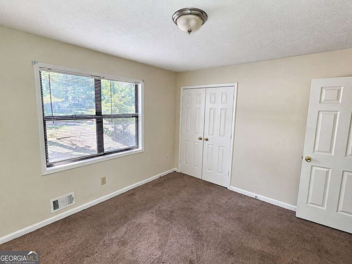 1143 Church Street Se Property Photo 14