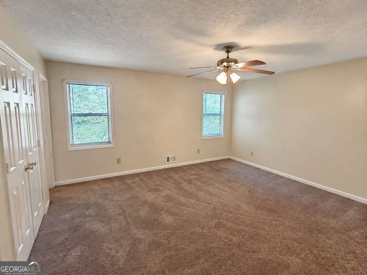1143 Church Street Se Property Photo 16