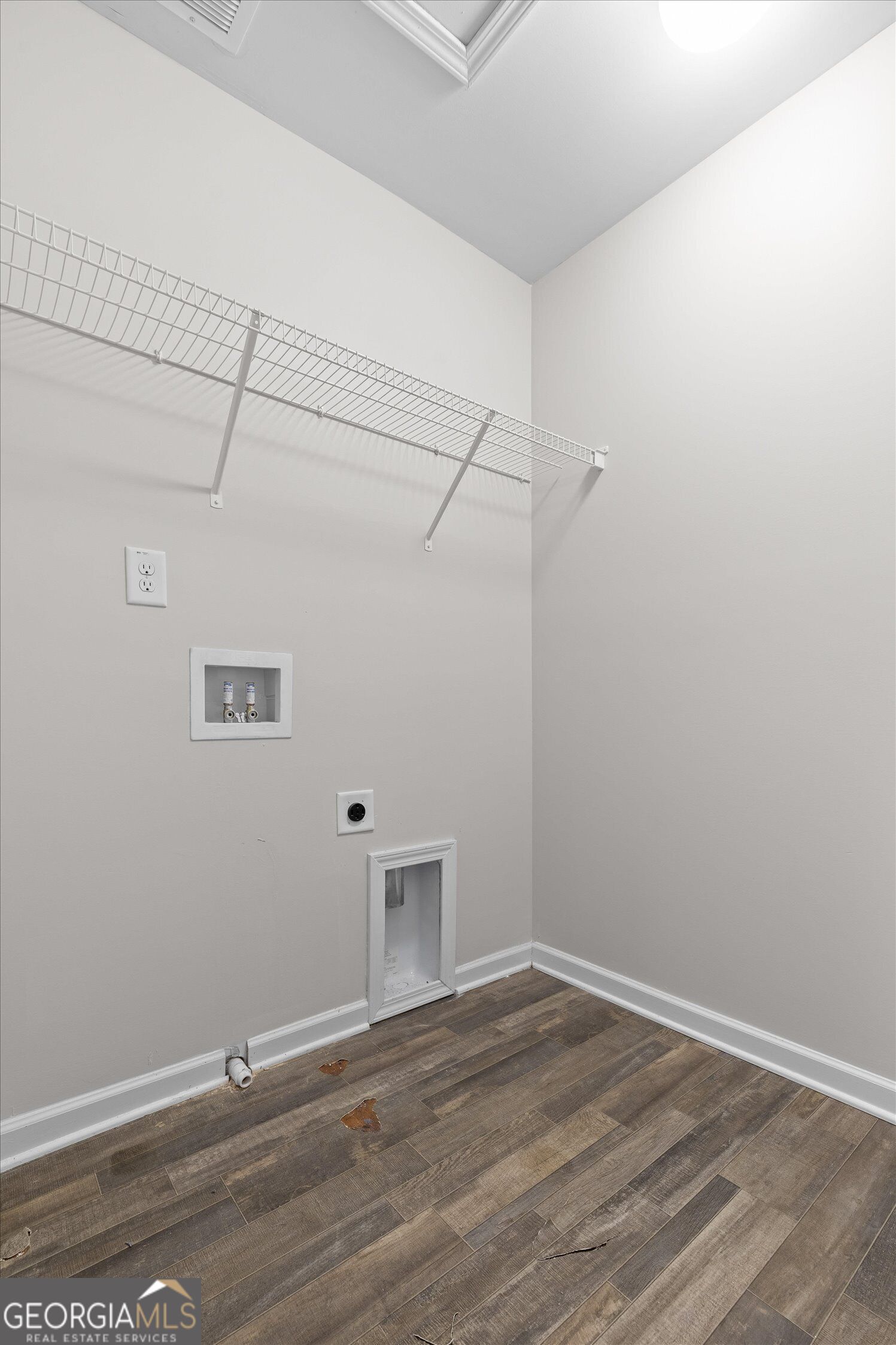 324 Middleton Court Property Photo 19