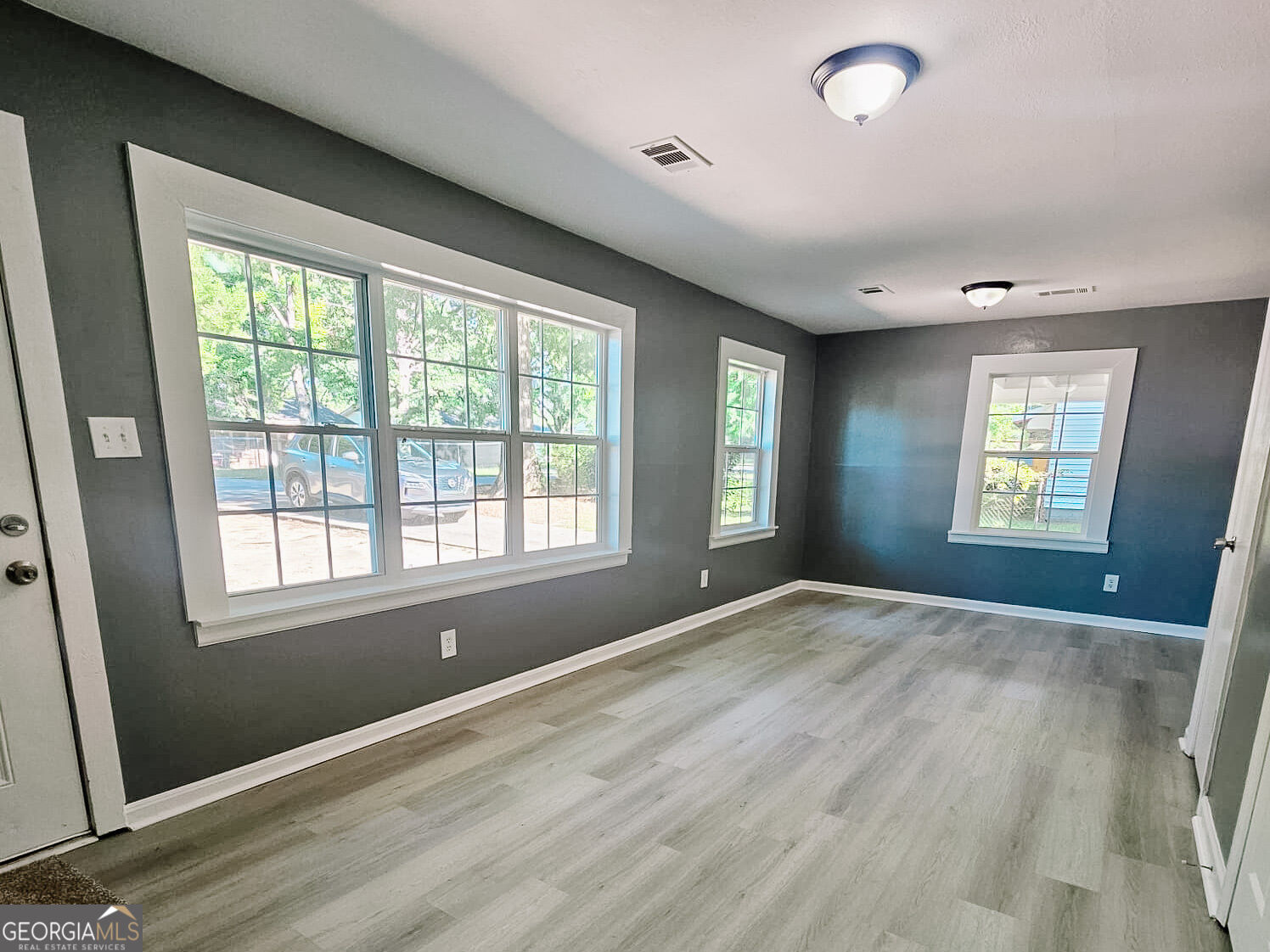 421 North Avenue Property Photo 2