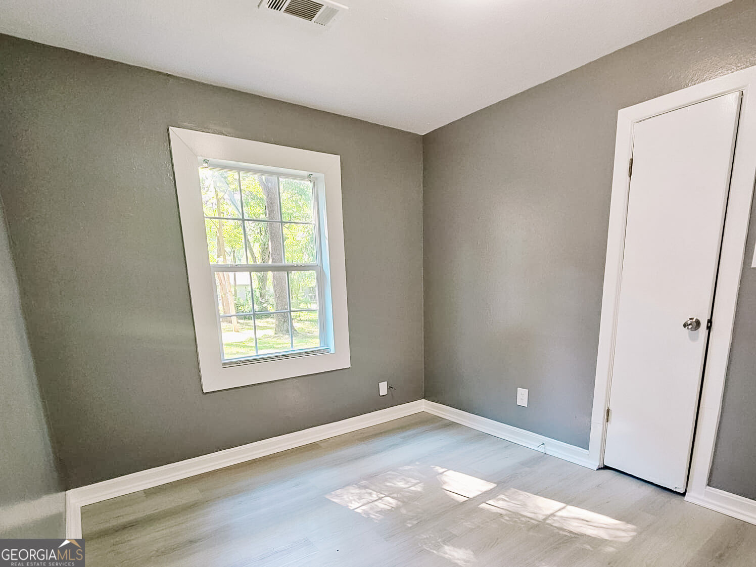 421 North Avenue Property Photo 6