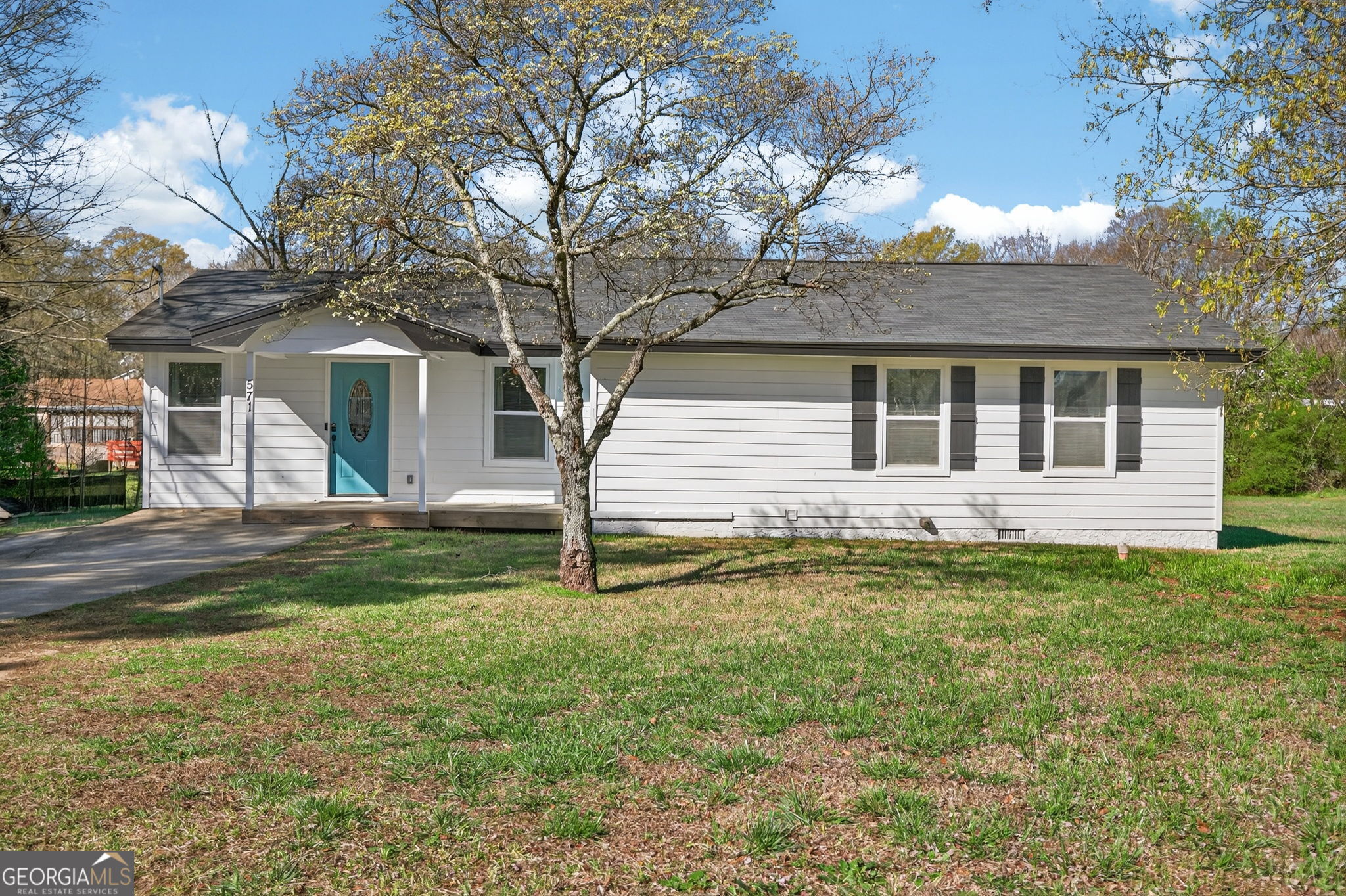 571 Oak Grove Road Property Photo 1