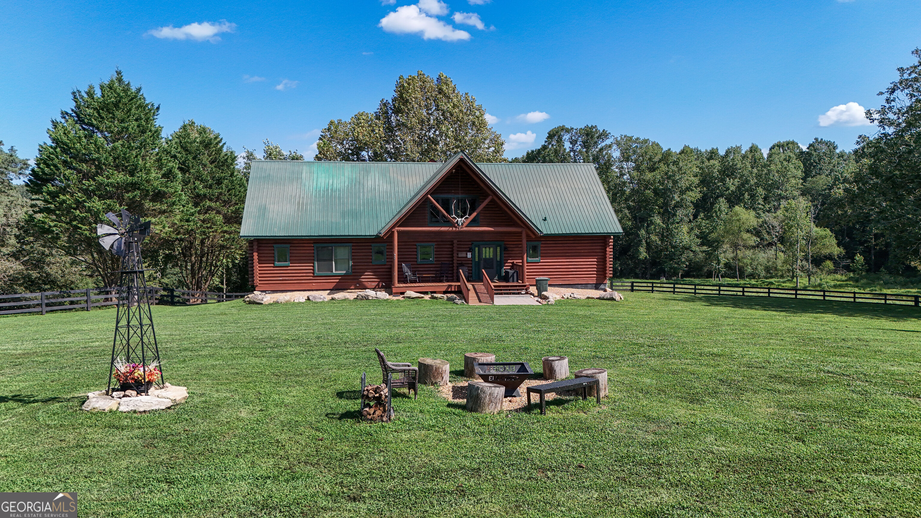 448 Dixie Meadow Lane Property Photo 2