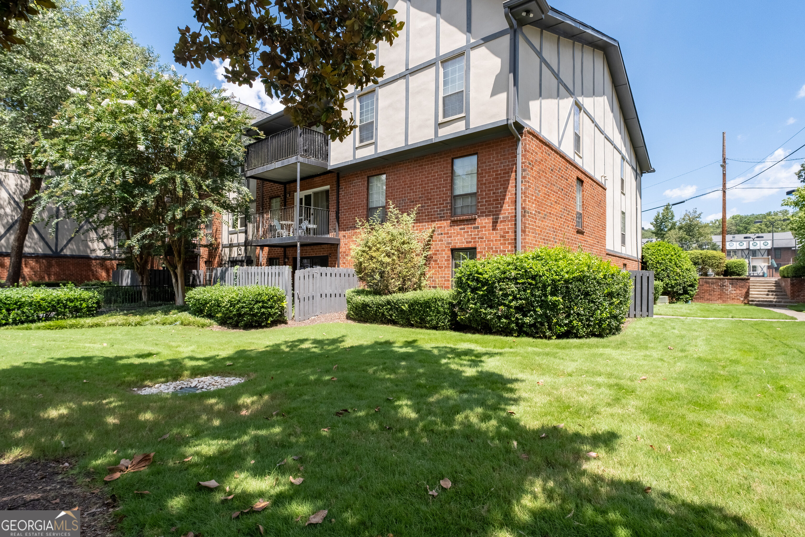 6851 Roswell Road # K2 Property Photo 2