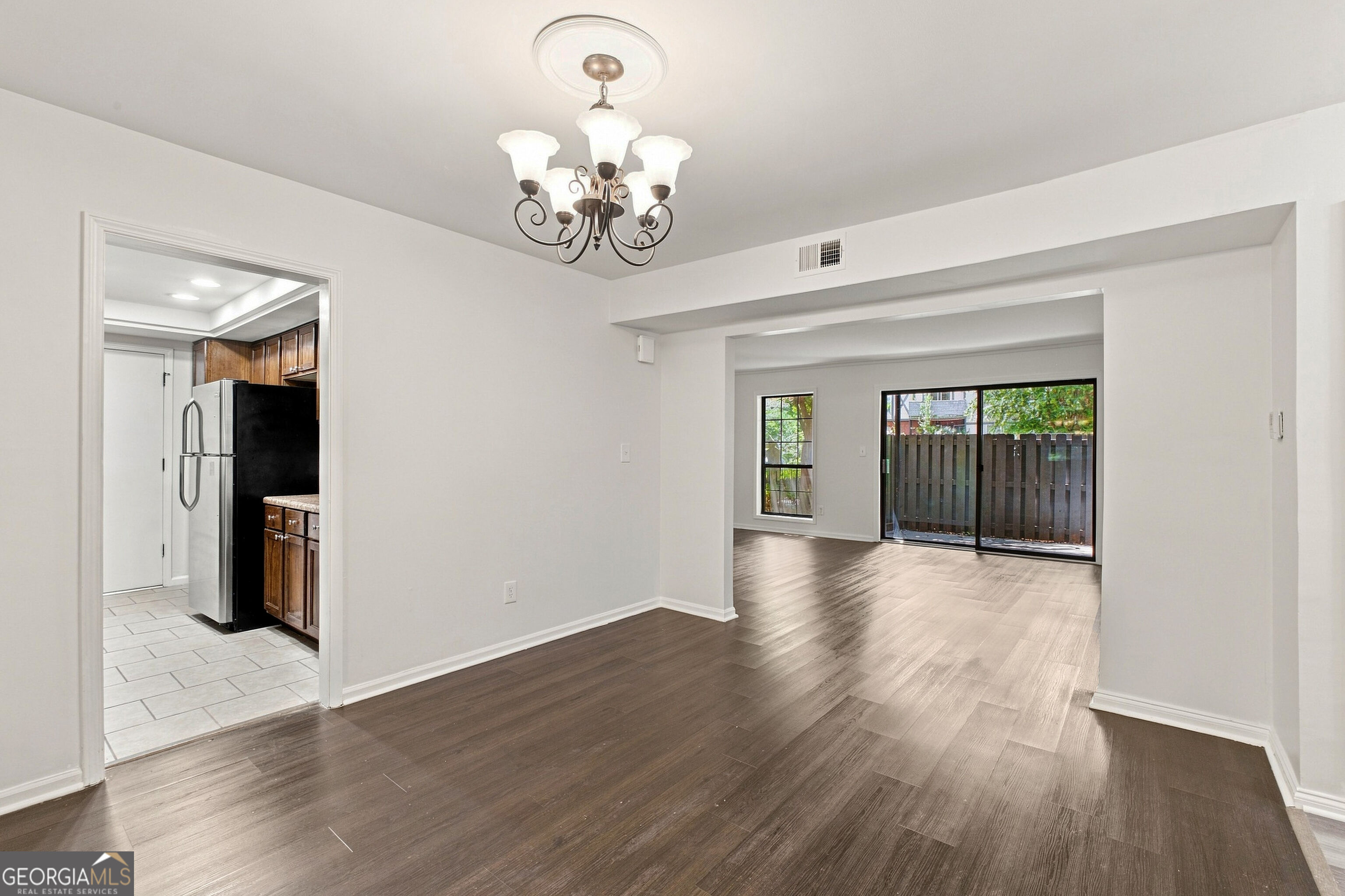 6851 Roswell Road # K2 Property Photo 9
