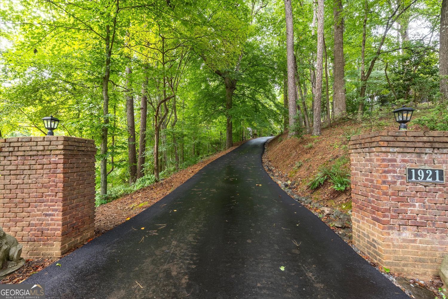 1921 Lilburn Stone Mountain Road Property Photo 3