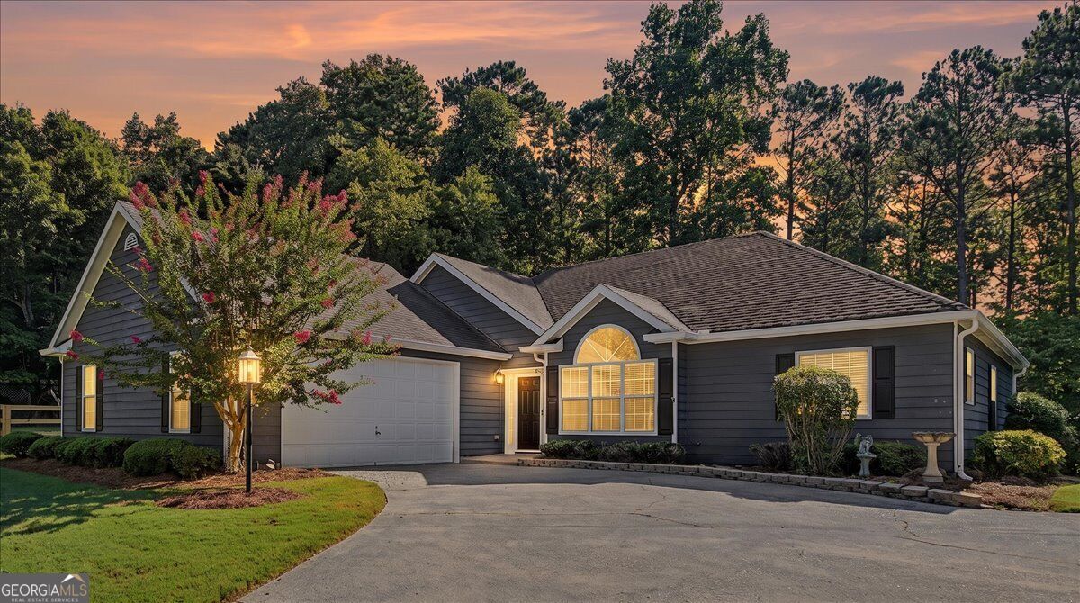 333 Allatoona Shores Drive Property Photo 1