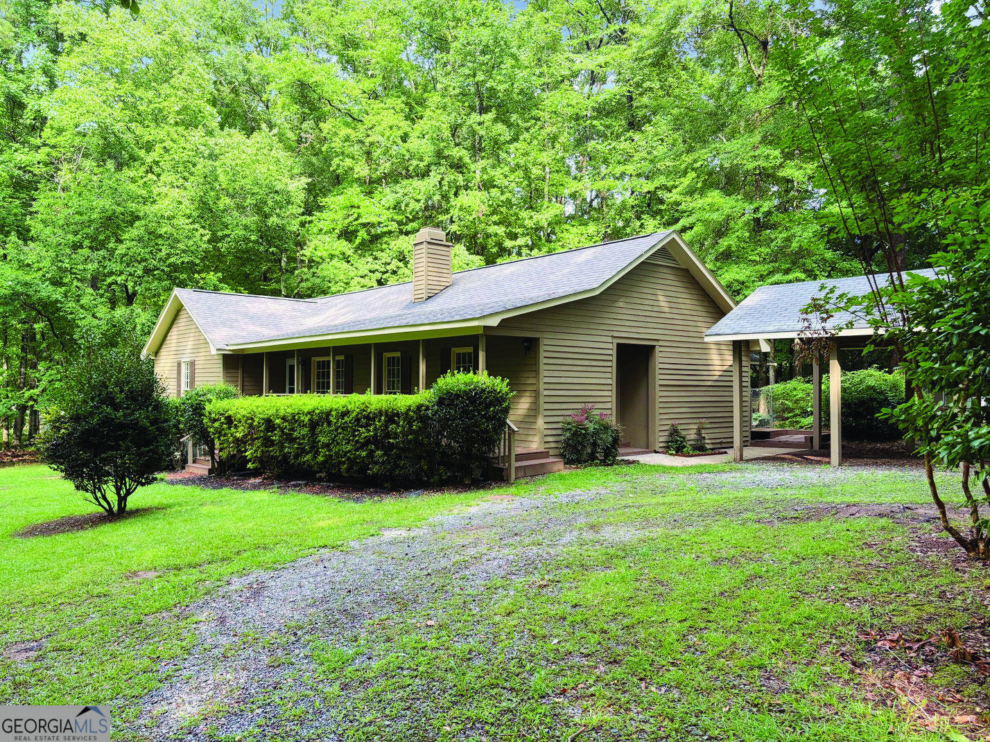 148 Greenbriar Drive Property Photo 2