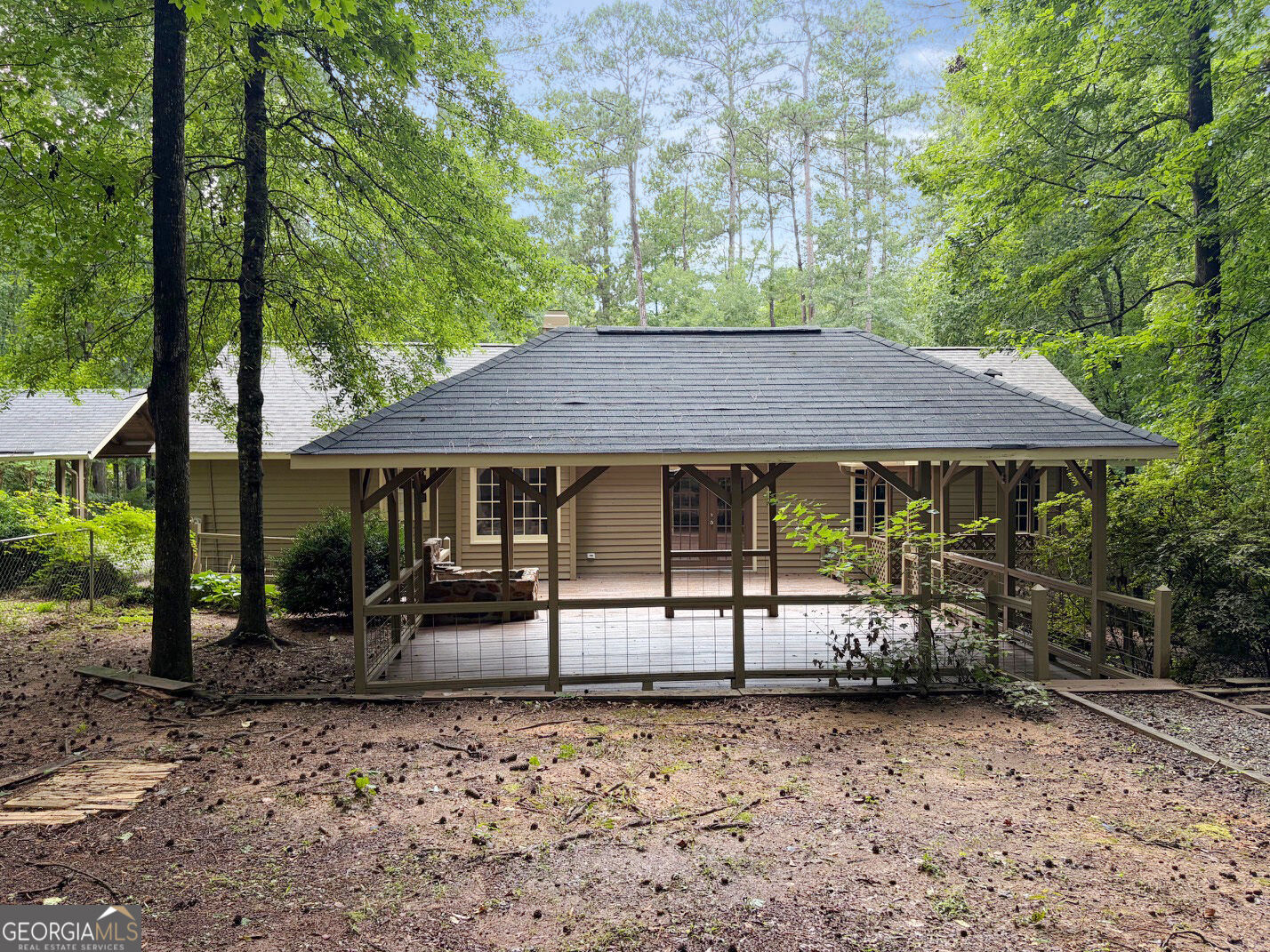 148 Greenbriar Drive Property Photo 4