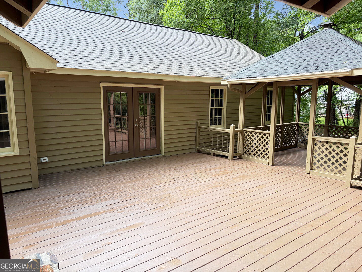 148 Greenbriar Drive Property Photo 7