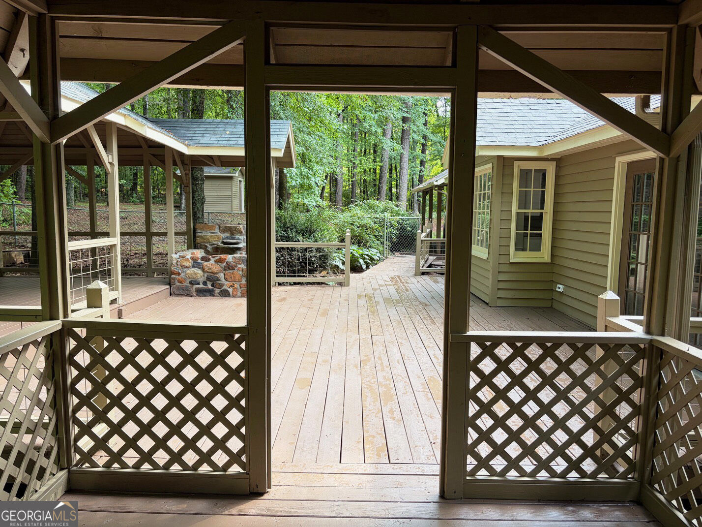 148 Greenbriar Drive Property Photo 9