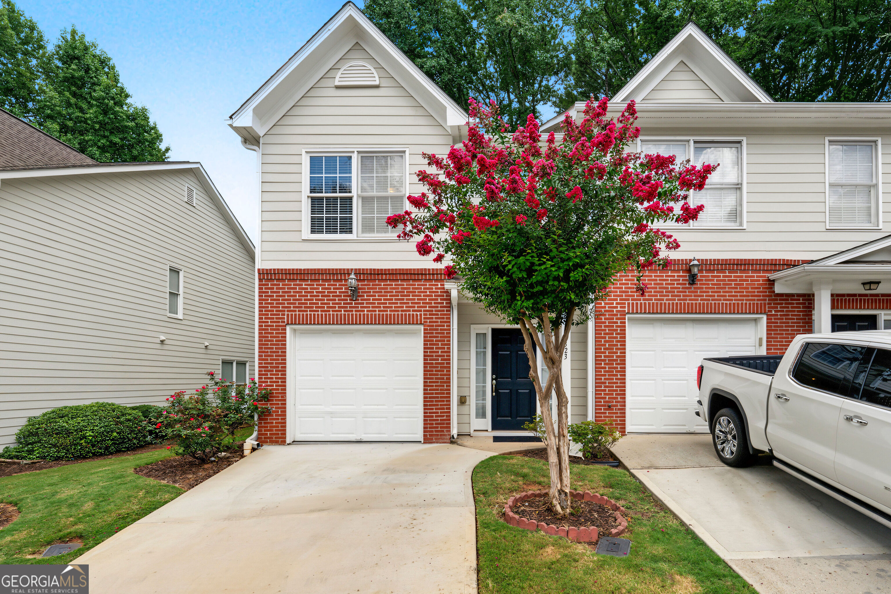 5323 Sherwin Drive Property Photo 1
