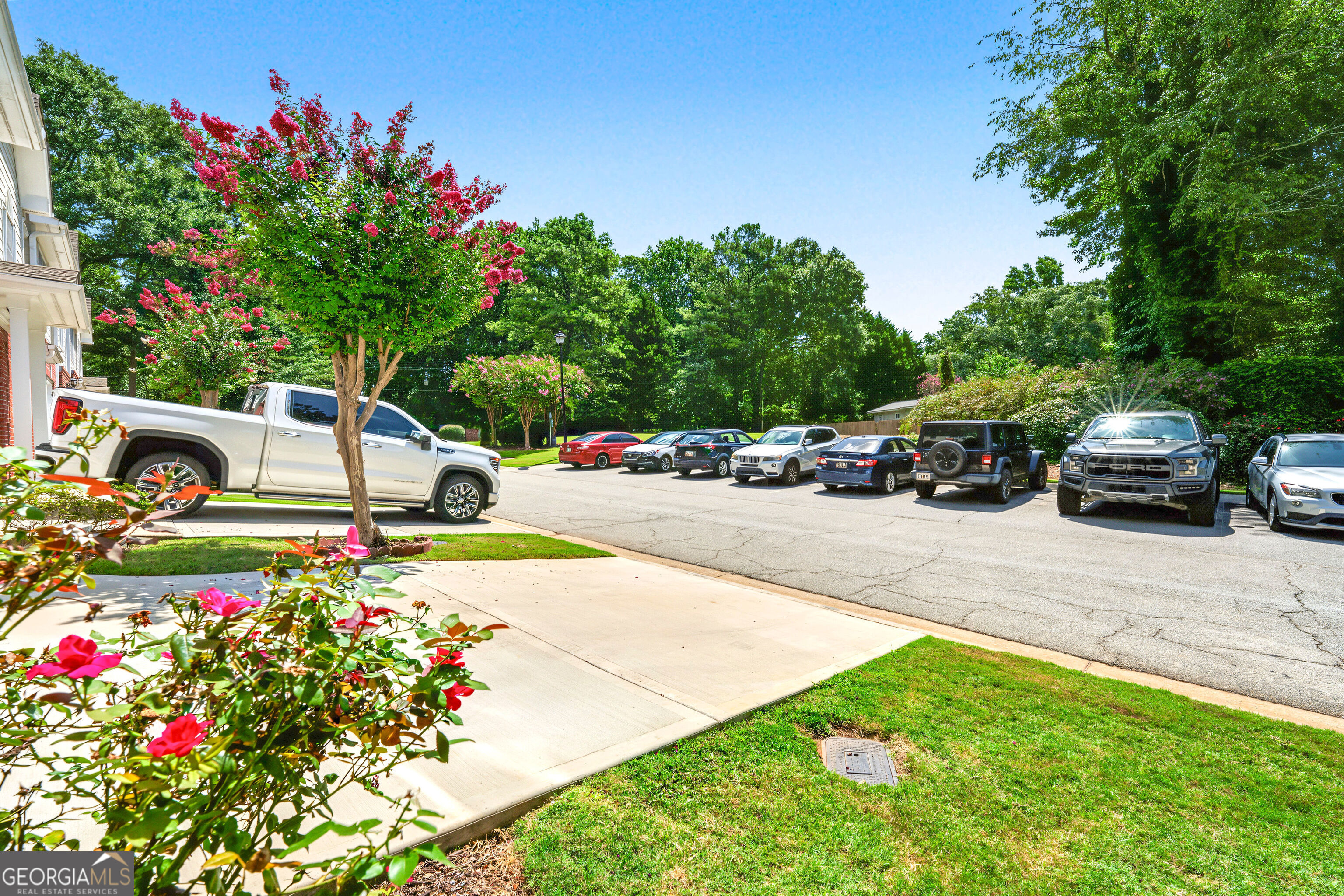 5323 Sherwin Drive Property Photo 3