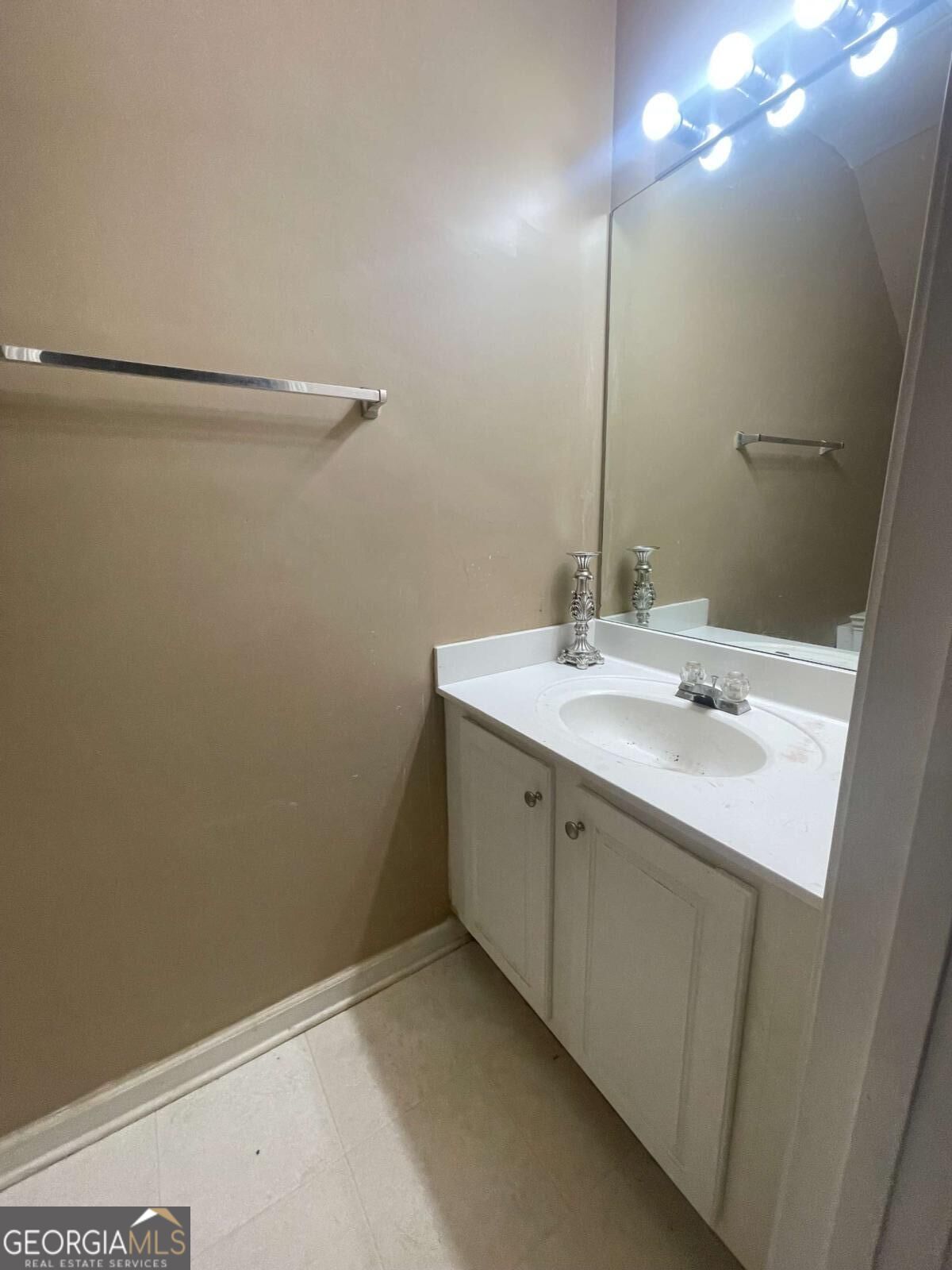 3914 Howell Park Road Property Photo 5