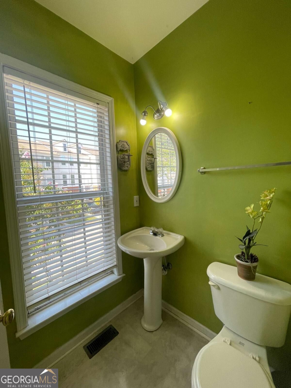 3914 Howell Park Road Property Photo 15