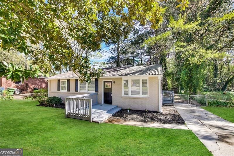 323 Simca Street Se Property Photo 1