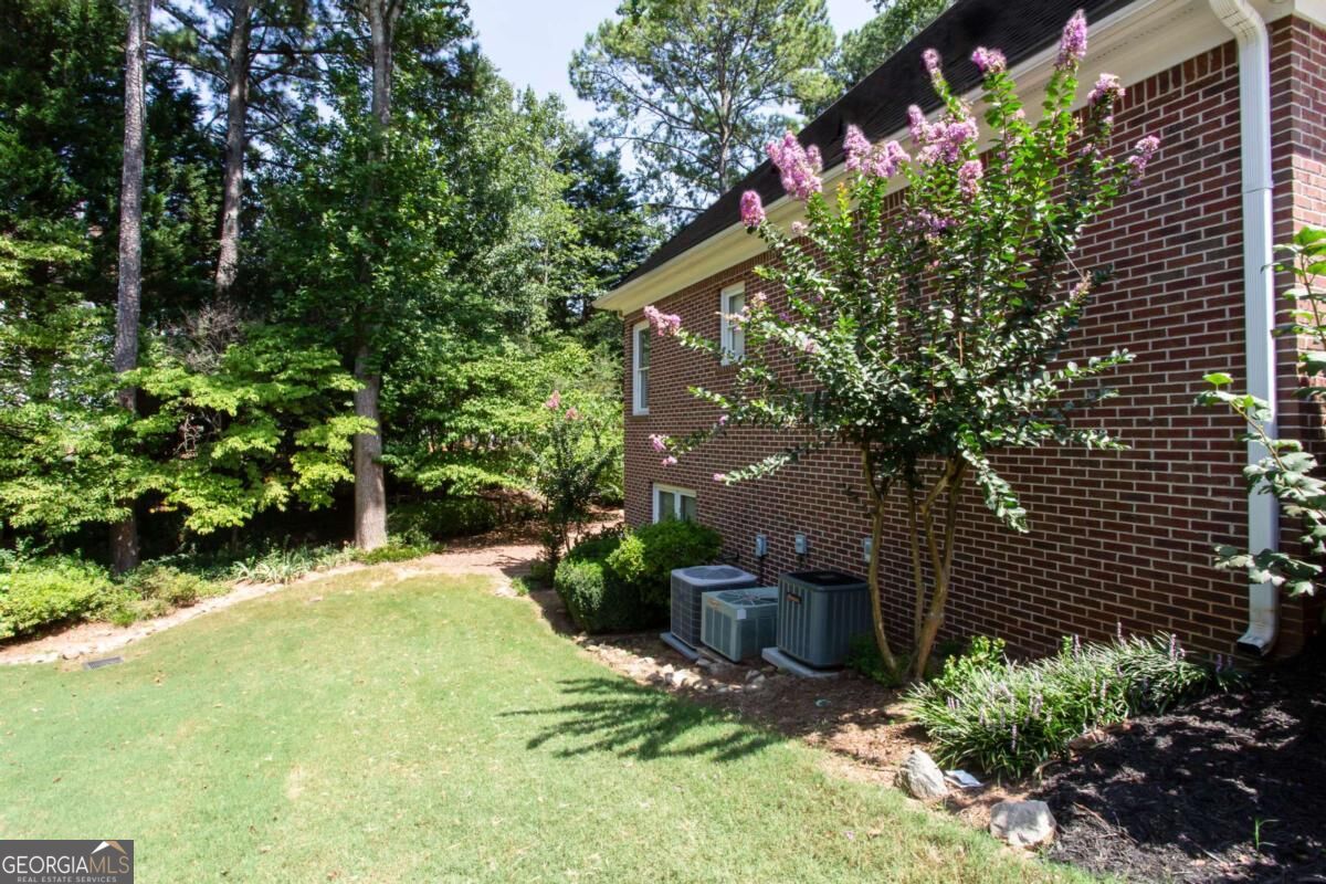 885 Rose Brook Drive Property Photo 5