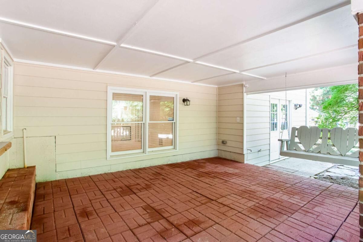 885 Rose Brook Drive Property Photo 9
