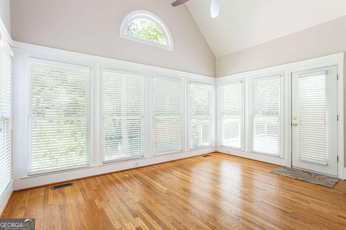 885 Rose Brook Drive Property Photo 17
