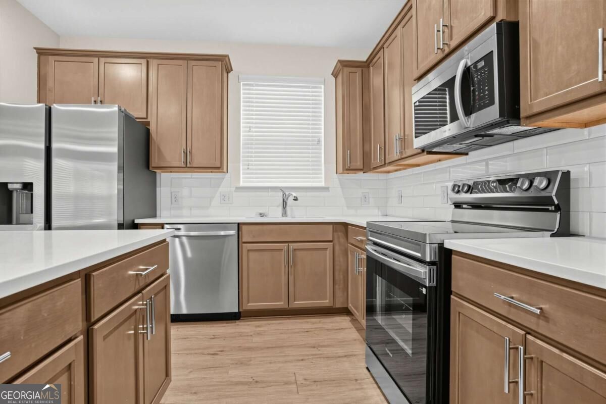 4933 Longview Walk Property Photo 4