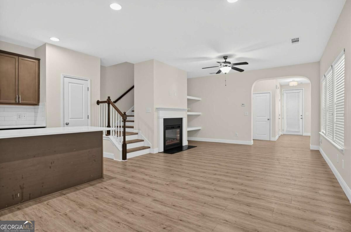 4933 Longview Walk Property Photo 5