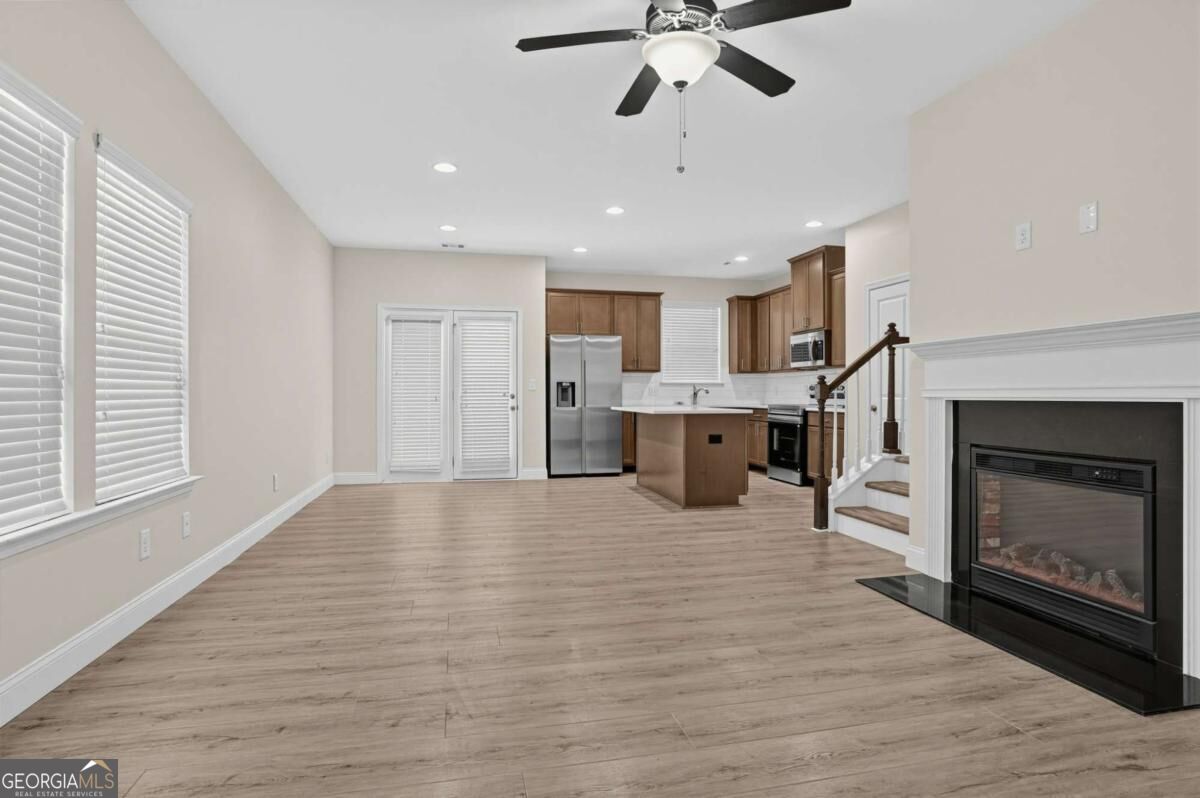 4933 Longview Walk Property Photo 7