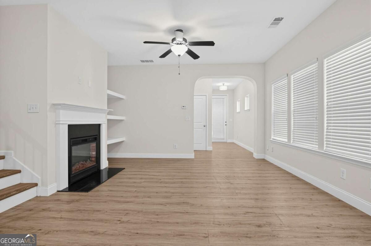 4933 Longview Walk Property Photo 8
