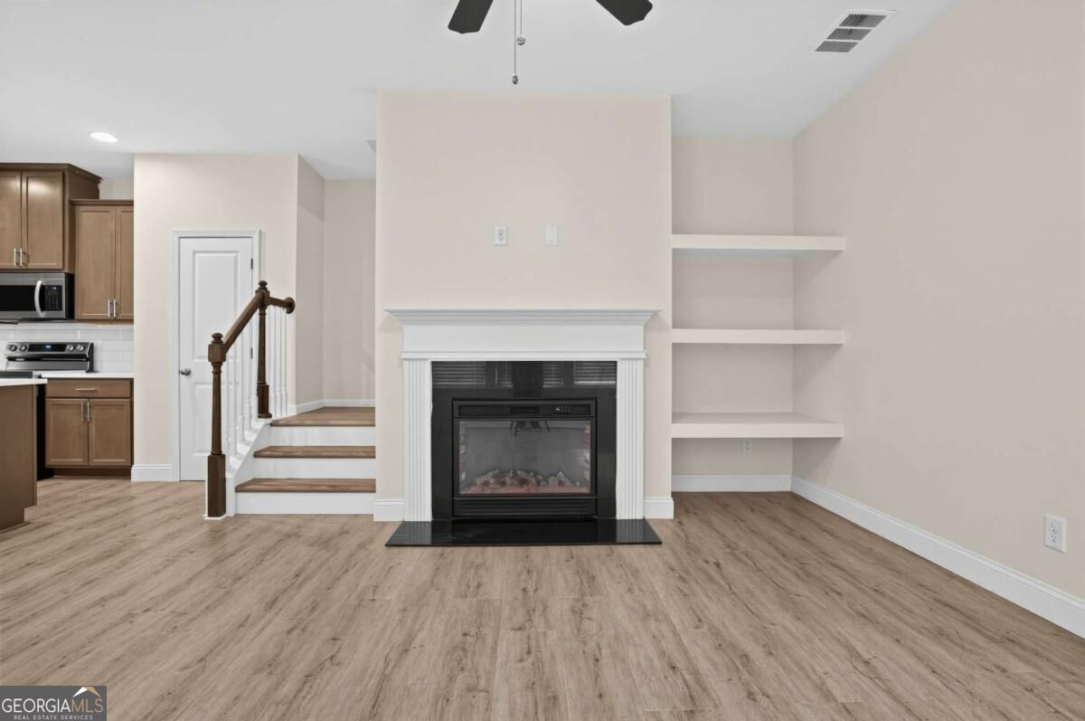 4933 Longview Walk Property Photo 9