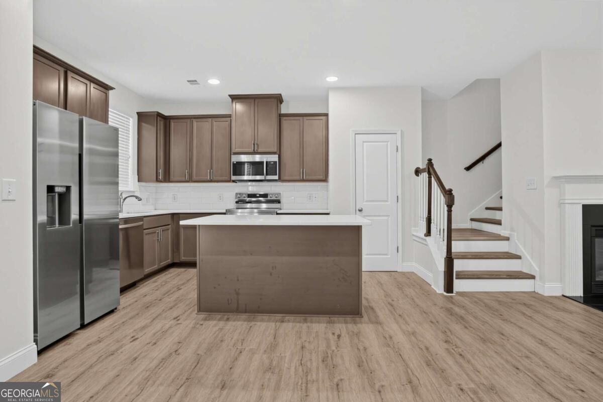 4933 Longview Walk Property Photo 10