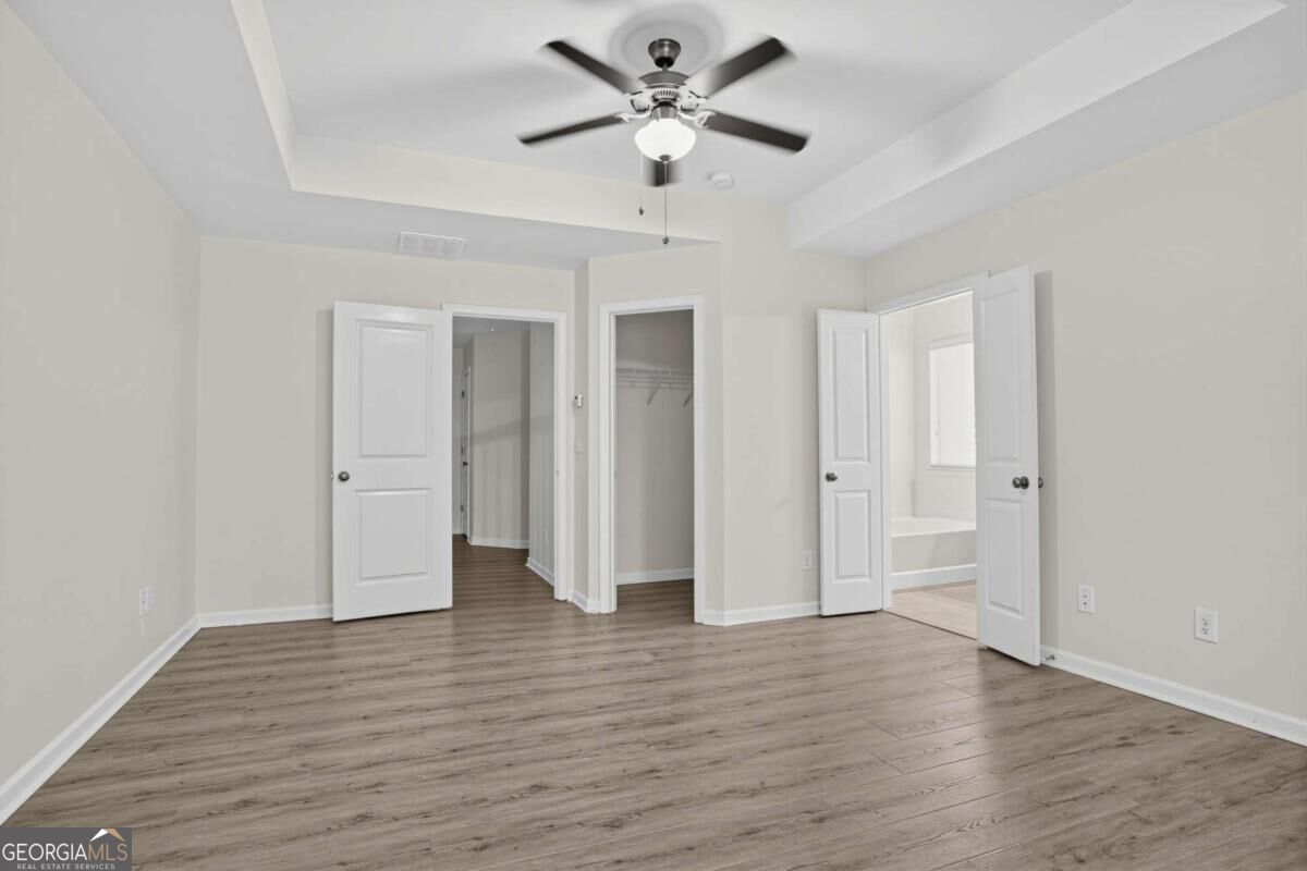 4933 Longview Walk Property Photo 11