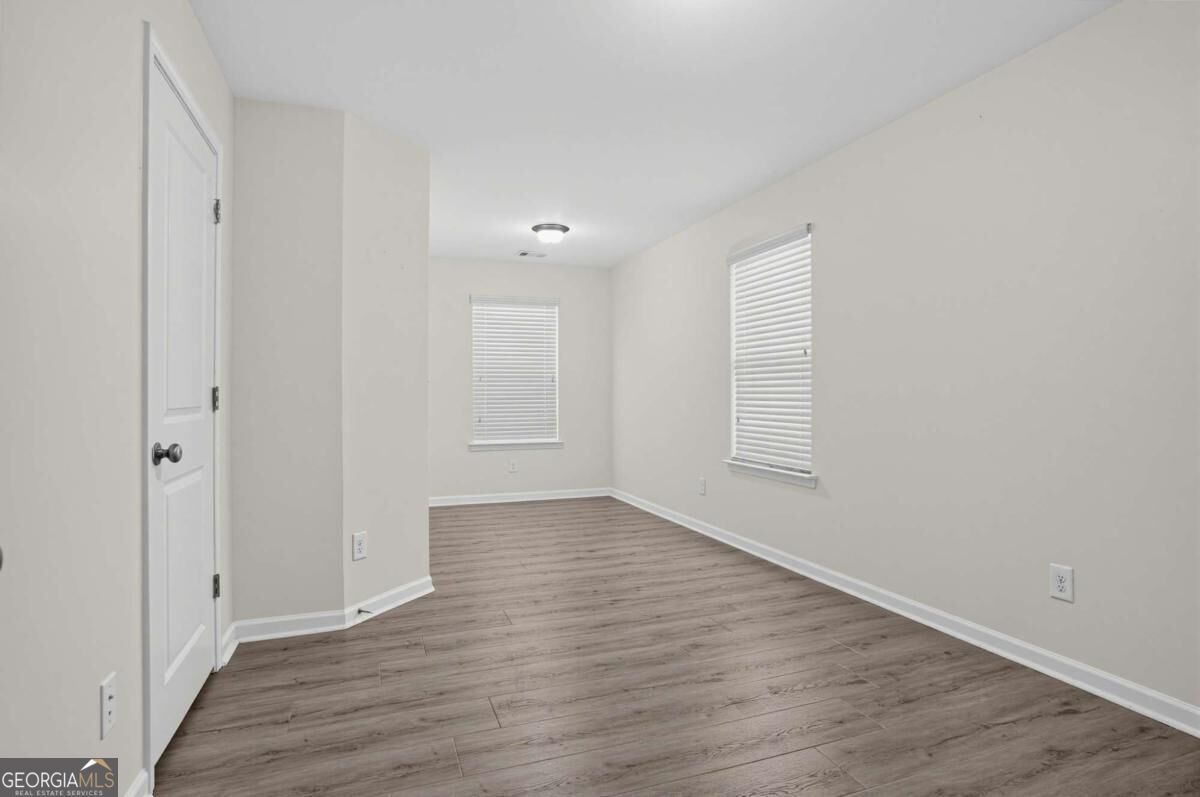 4933 Longview Walk Property Photo 12
