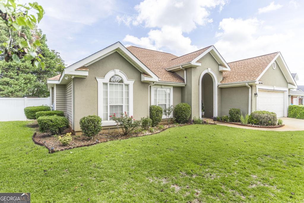 123 Galaxy Avenue Property Photo 3
