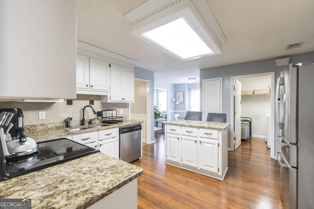 123 Galaxy Avenue Property Photo 11