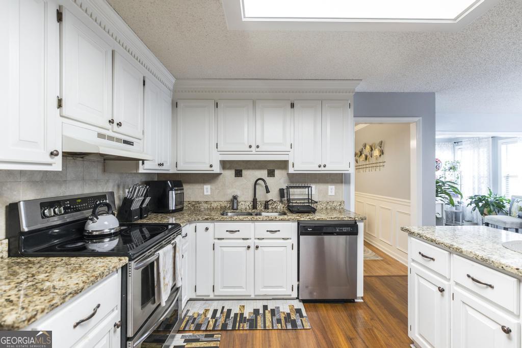 123 Galaxy Avenue Property Photo 12