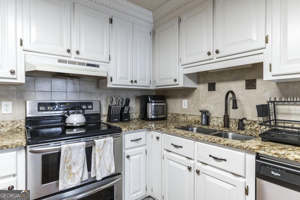 123 Galaxy Avenue Property Photo 13