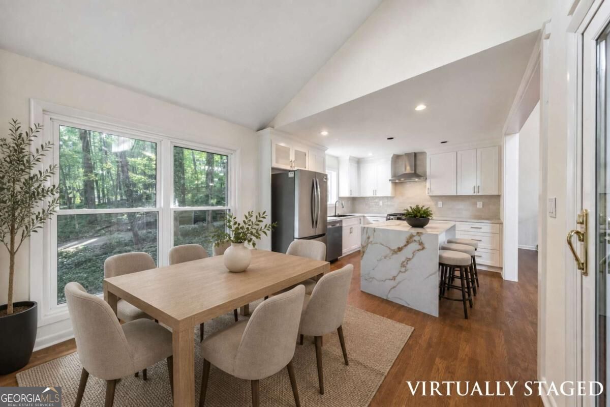 210 Brandenburgh Circle Property Photo 4