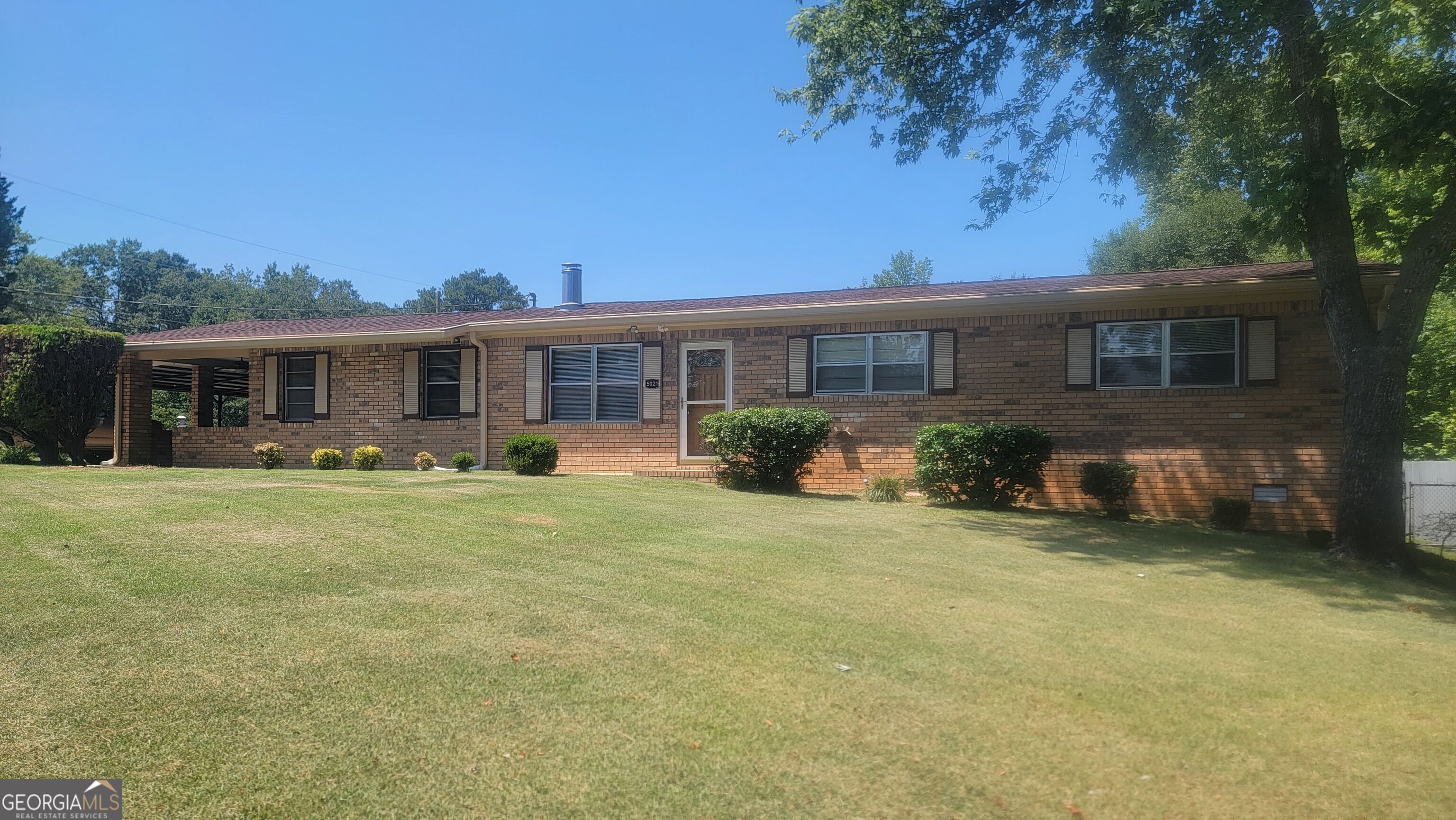 5921 John Street Property Photo 1
