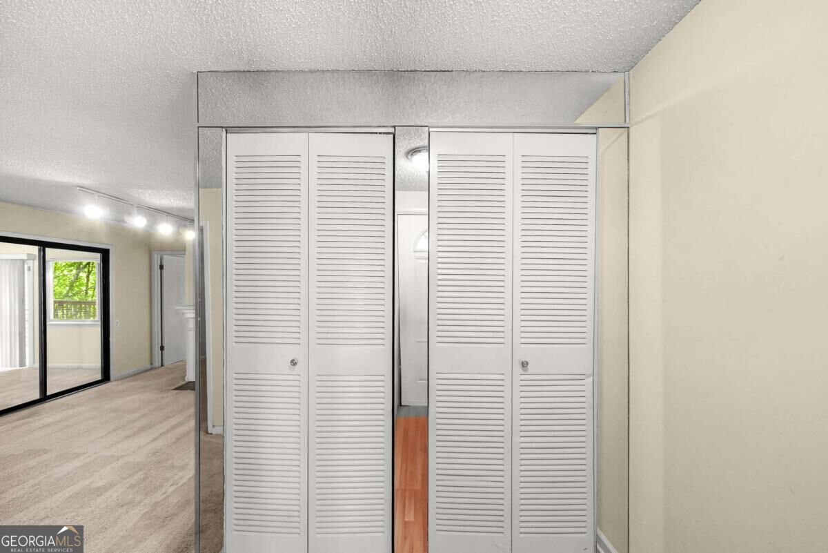 14 Dunwoody Springs Drive Property Photo 3