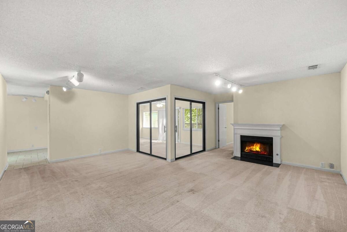 14 Dunwoody Springs Drive Property Photo 4