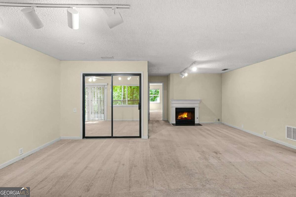 14 Dunwoody Springs Drive Property Photo 6