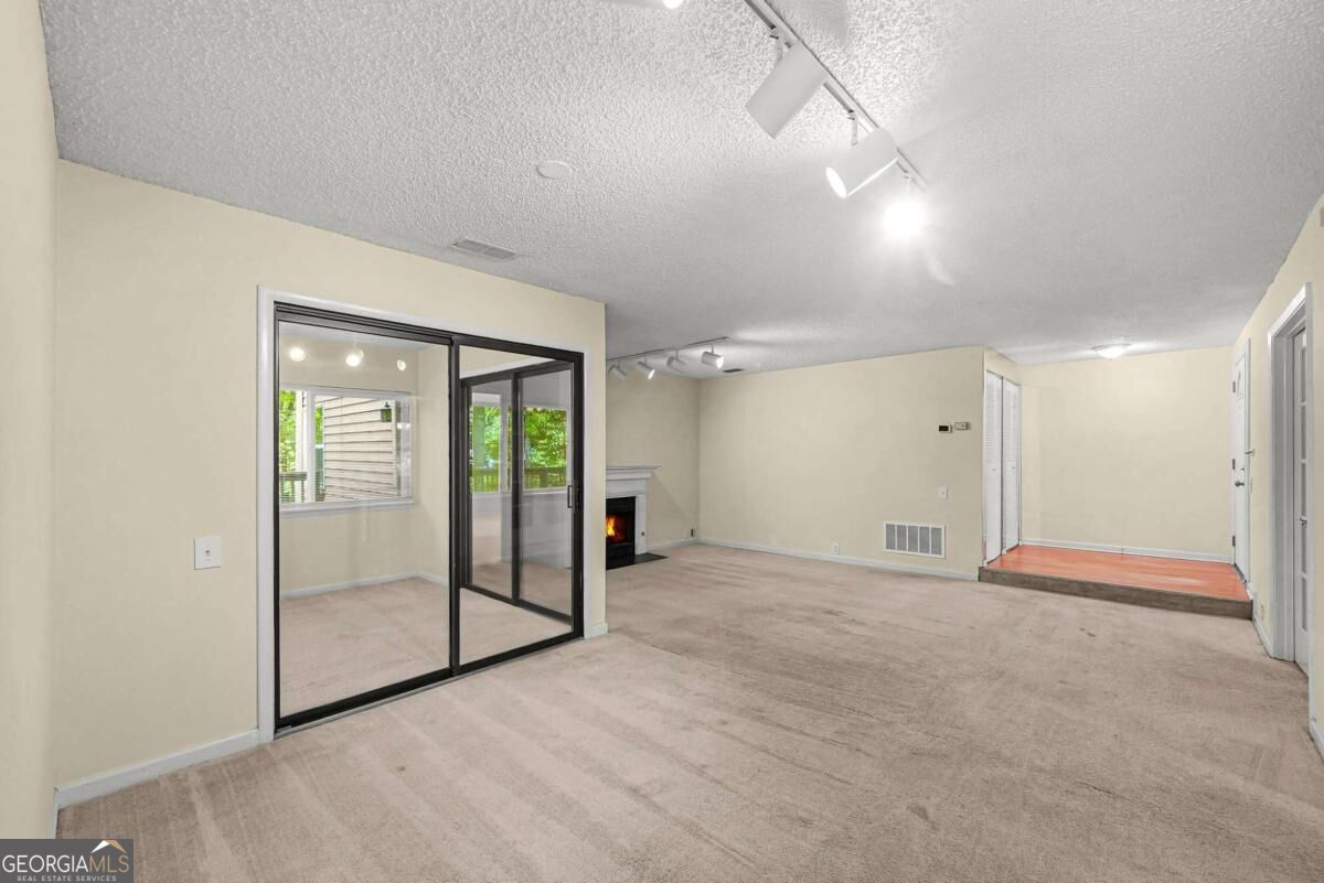 14 Dunwoody Springs Drive Property Photo 8
