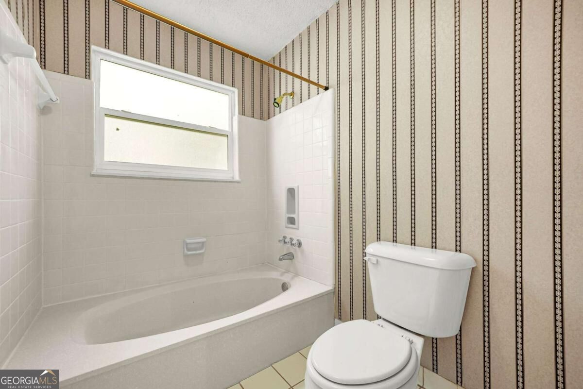 14 Dunwoody Springs Drive Property Photo 17